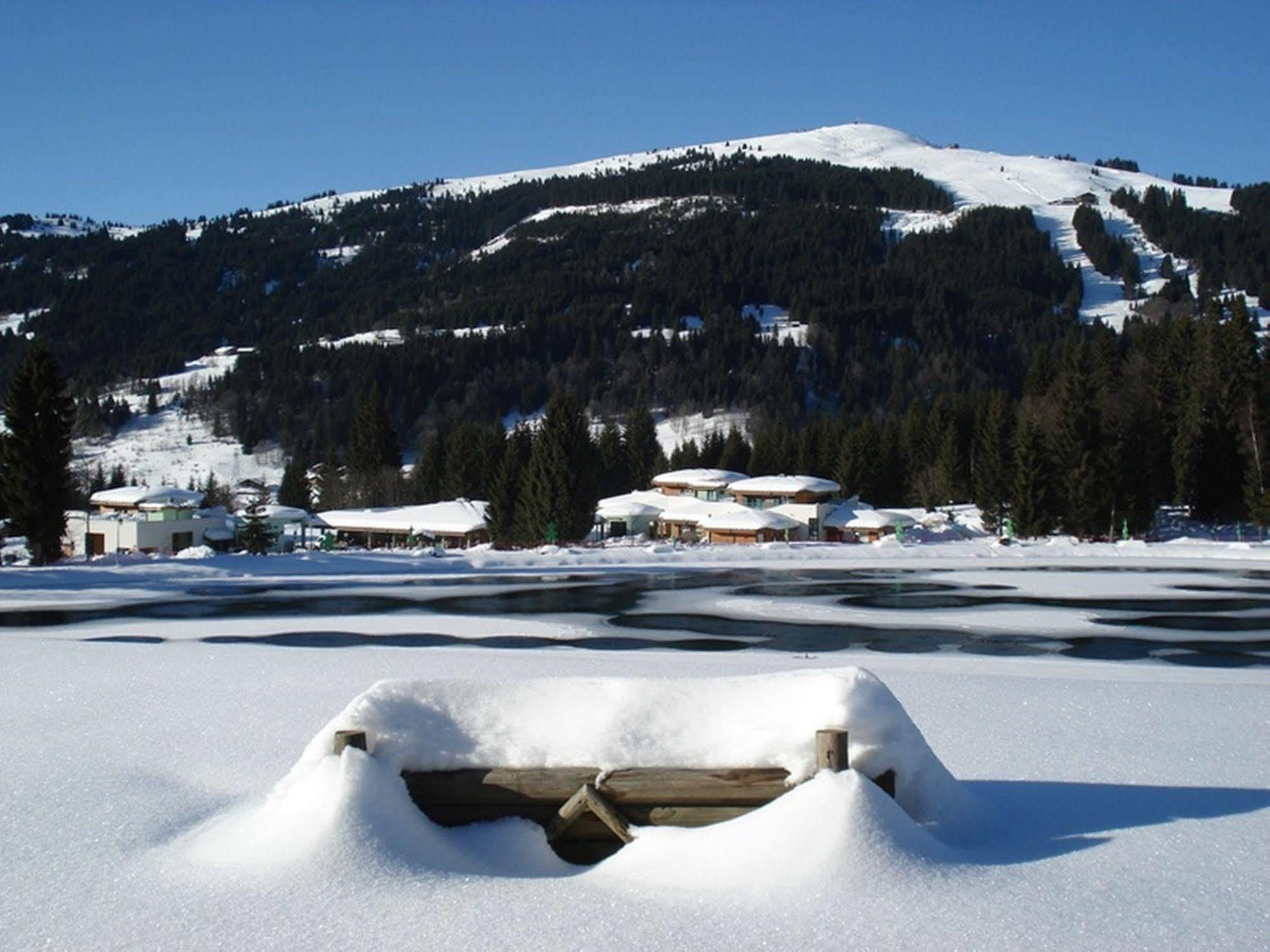Loc'Hotel Alpen Sports Les Gets Exterior foto